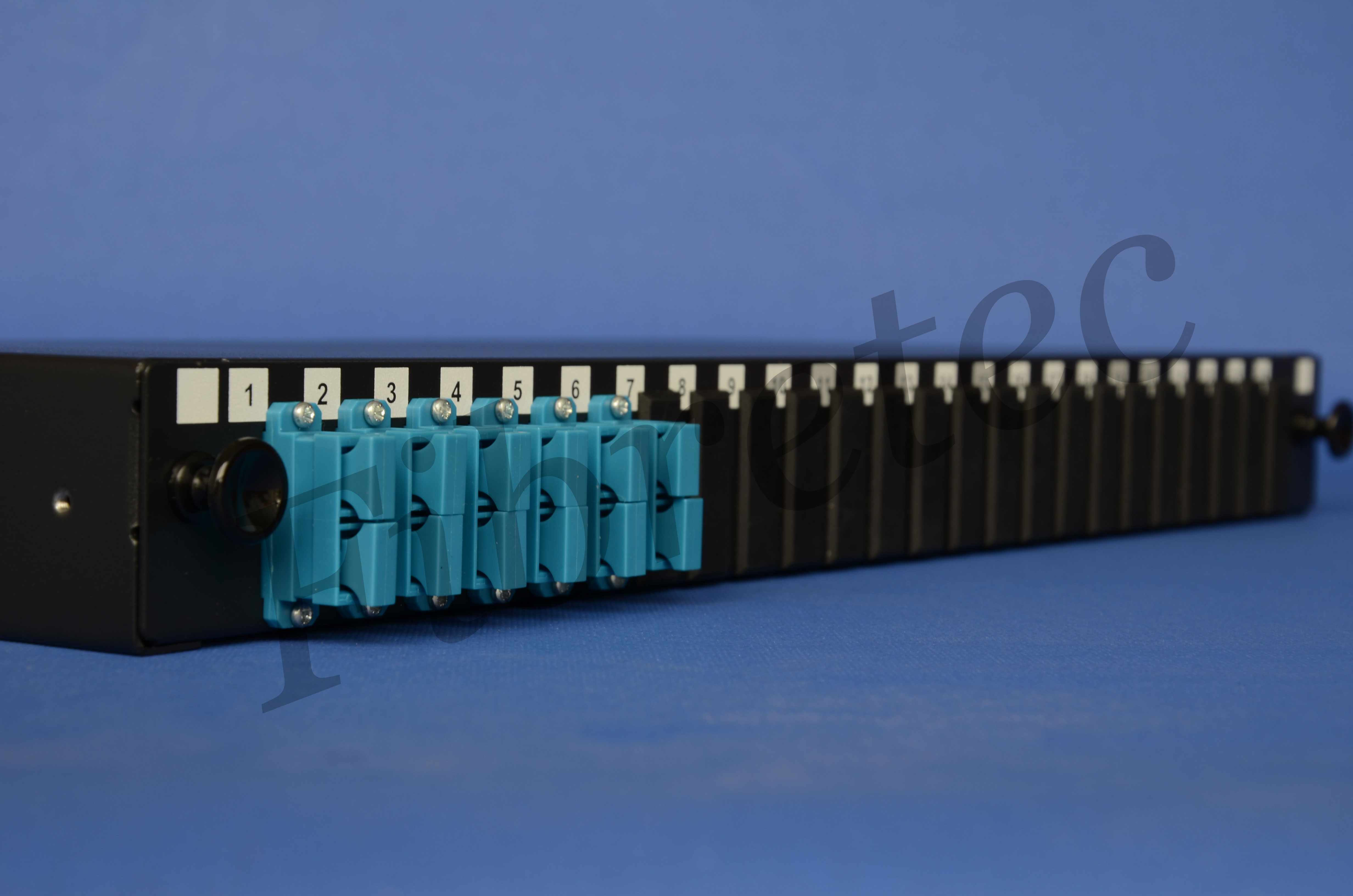 Tiroir 19’’ 1U 12 FO avec 6 traversées SC/SC duplex monomode bleues